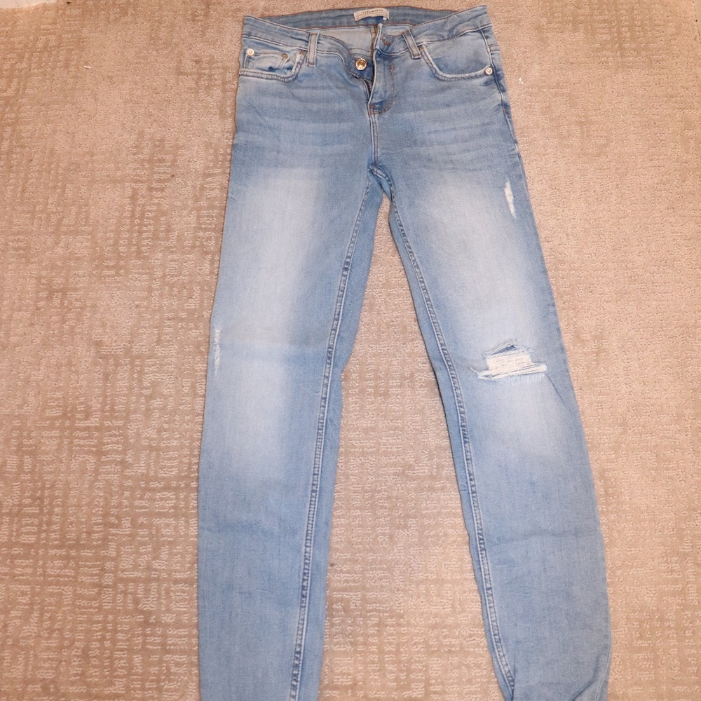Zara Light Blue Jeans-With Rip